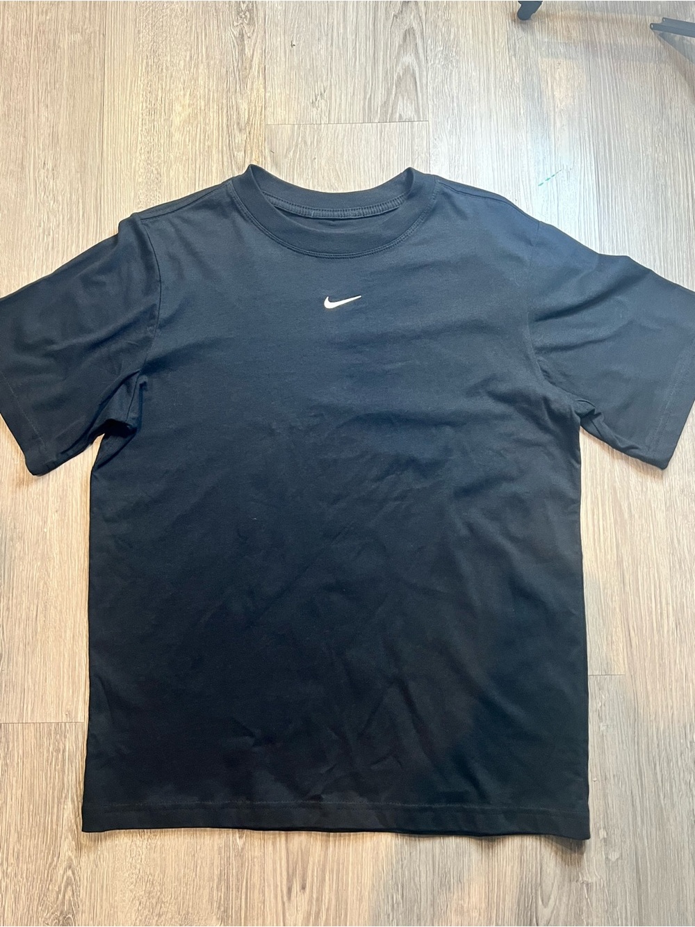 Nike Women’s Black Dri-FIT Loose Fit Crew Neck T-Shirt - Picture 1 of 5